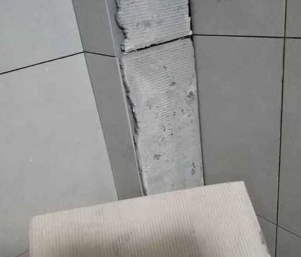 贺兰瓷砖空鼓维修公司分享下厨房瓷砖脱落的补救措施。